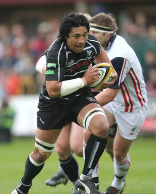 12.05.07...Border Reivers v Ospreys, Magners League Ospreys' Filo Tiatia breaks away to score try 