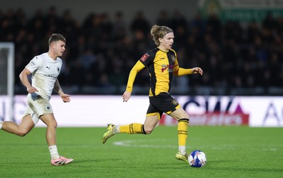 071225 - Boreham Wood v Newport County, Emirates FA Cup 2nd Round - Samuel Braybrooke of Newport County charges forward