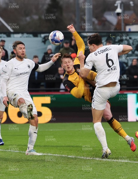 071225 - Boreham Wood v Newport County, Emirates FA Cup 2nd Round - Ged Garner of Newport County fires a shot at goal