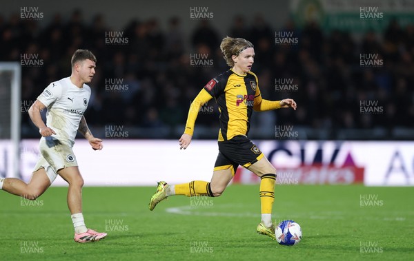 071225 - Boreham Wood v Newport County, Emirates FA Cup 2nd Round - Samuel Braybrooke of Newport County charges forward