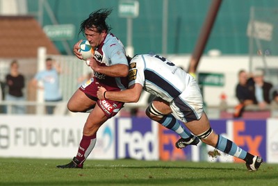 21.10.06 - Bourgoin v Cardiff Blues - Bourgoin's Olivier Sourgens takes on Robert Sidoli 