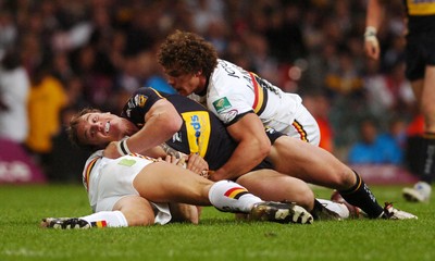 06.05.07 - Bradford Bulls v Leeds Rhinos Leeds Gareth Ellis tries is held by Jamie Langley and Terry Newton 