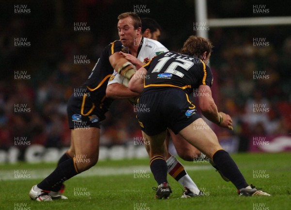 06.05.07 - Bradford Bulls v Leeds Rhinos Bradford's Ian Henderson is stopped 