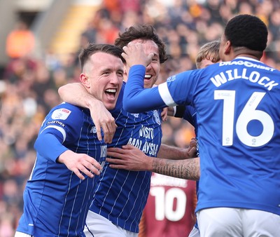 170126 - Bradford City v Cardiff City - Sky Bet League 1 - David Turnbull of Cardiff celebrates 1st goal with team