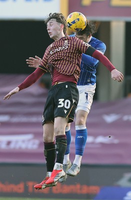 170126 - Bradford City v Cardiff City - Sky Bet League 1 - Calum Chambers of Cardiff and Joe White of Bradford