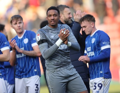 170126 - Bradford City v Cardiff City - Sky Bet League 1 - Goalkeeper Nathan Trott of Cardiff applauds the travelling fans at the end of the match