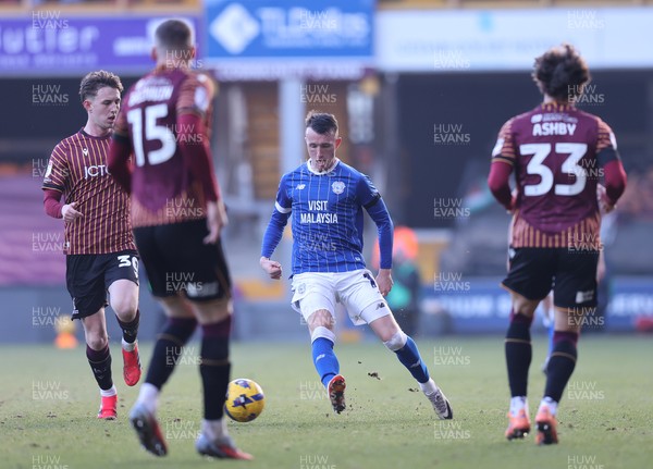 170126 - Bradford City v Cardiff City - Sky Bet League 1 - David Turnbull of Cardiff surrounded by the opposition