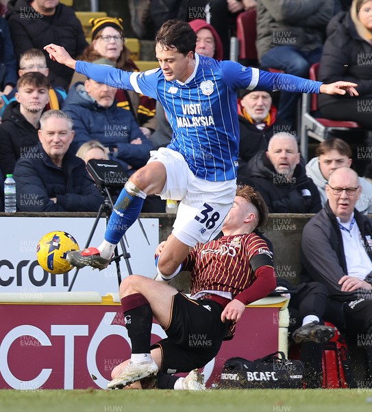 170126 - Bradford City v Cardiff City - Sky Bet League 1 - Perry Ng of Cardiff is tackled by Bobby Pointon of Bradford