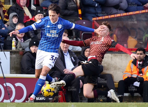 170126 - Bradford City v Cardiff City - Sky Bet League 1 - Perry Ng of Cardiff and Bobby Pointon of Bradford