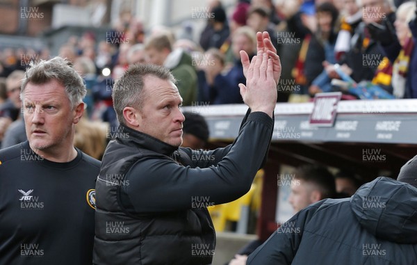 071219 - Bradford City v Newport County - Sky Bet League 2 -  Manager Mike Flynn of Newport County applauds the fans at the start of the match