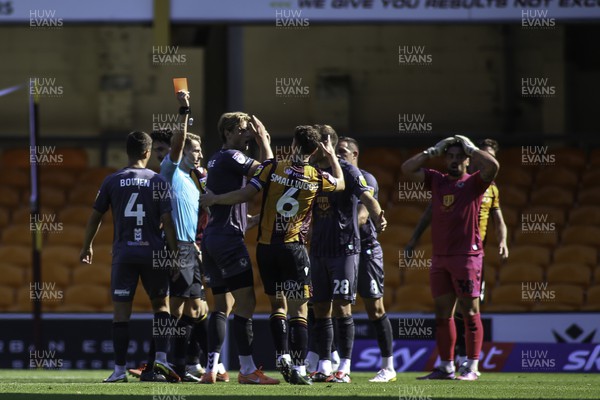 130822 - Bradford City v Newport County - Sky Bet League 2 - Referee Will Finnie shows the red card to Declan Drysdale of Newport