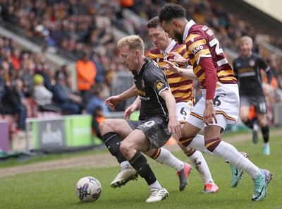 270424 - Bradford City v Newport County - Sky Bet League 2 - Harry Charsley of Newport County and Tyreik Wright of Bradford City