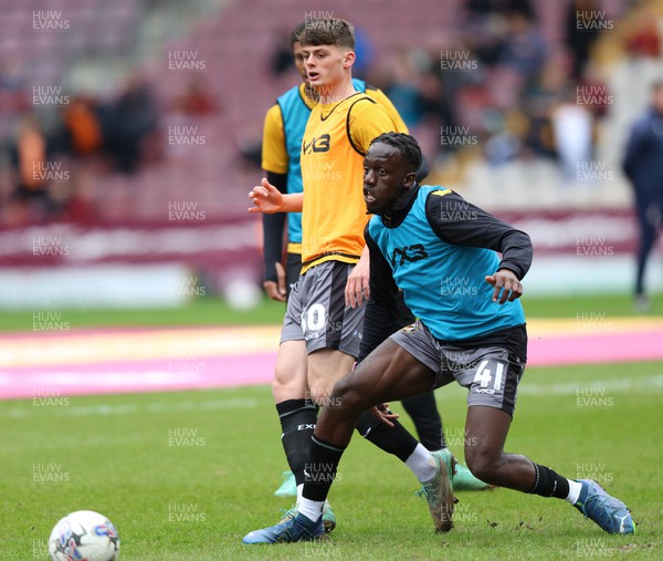 270424 - Bradford City v Newport County - Sky Bet League 2 - Seb Palmer-Houlden of Newport County and Nelson Sanca of Newport County warm up before the match