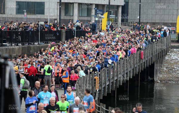 310319 - Brecon Carreg Cardiff Bay Run - The mass start of the run