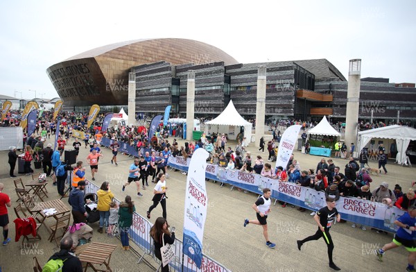 310319 - Brecon Carreg Cardiff Bay Run - Picture shows people enjoying the 10k run