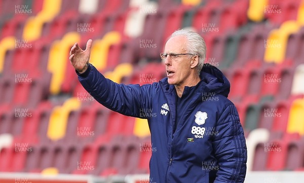 200421 Brentford v Cardiff City, Sky Bet Championship - Cardiff City manager Mick McCarthy during the match