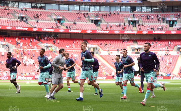 290521 - Brentford v Swansea City - SkyBet Championship Play off Final - Swansea City players warm up