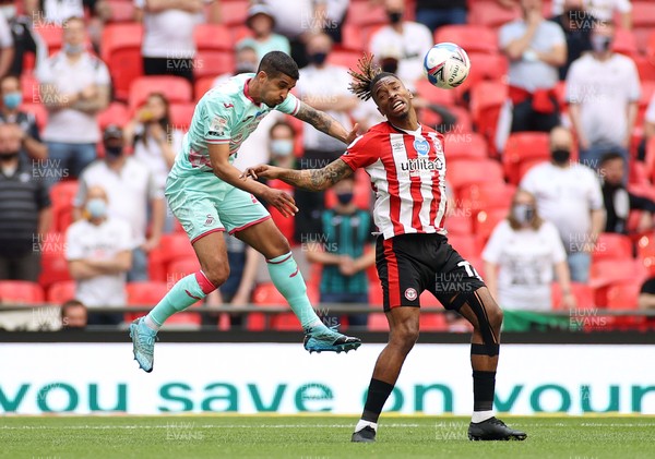 290521 - Brentford v Swansea City - SkyBet Championship Play off Final - Kyle Naughton of Swansea City and Ivan Toney of Brentford compete