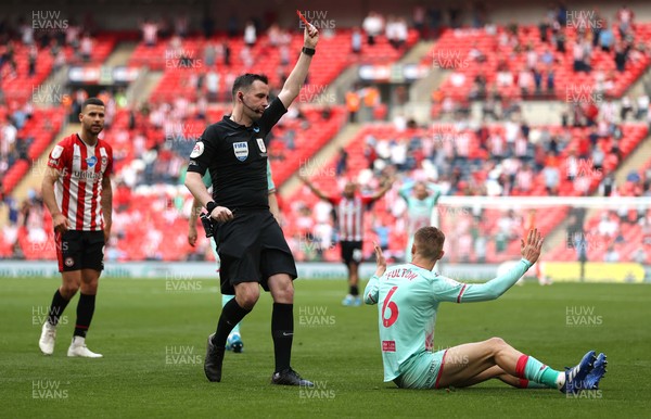 290521 - Brentford v Swansea City - SkyBet Championship Play off Final - Jay Fulton of Swansea City is shown a red card for his tackle on Mathias Jensen of Brentford