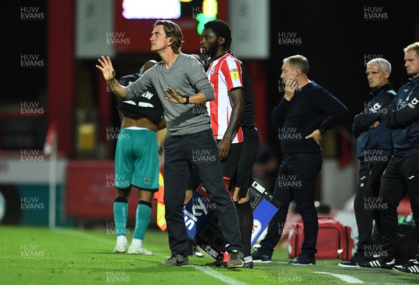 290720 - Brentford v Swansea City - EFL SkyBet Championship Play-Off - Brentford Manager Thomas Frank directs his players