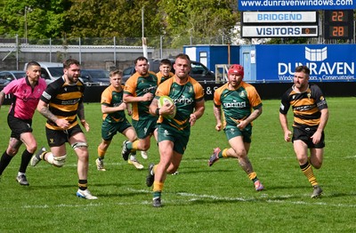 260425 - Bridgend Athletic v Skewen - Admiral National League 1 West Central - 