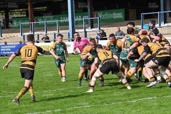 260425 - Bridgend Athletic v Skewen - Admiral National League 1 West Central - 