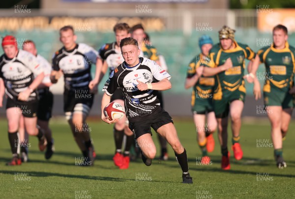 190518 - Bridgend Athletic Youth v Pontypridd Youth, Principality Youth Playoff Final 2018 - Carl Blacker of Pontypridd Youth races in to score try