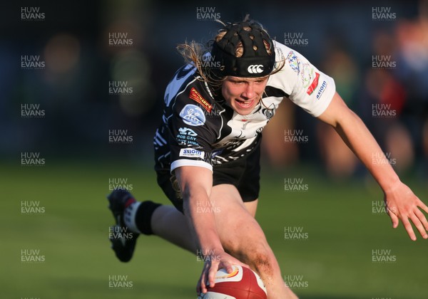 190518 - Bridgend Athletic Youth v Pontypridd Youth, Principality Youth Playoff Final 2018 - Ioan Evans of Pontypridd Youth races in to score try