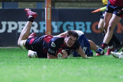 250925 - Bridgend Ravens RFC v Aberavon RFC, Super Rygbi Cymru - Lewis Marsh of Aberavon powers over to score try