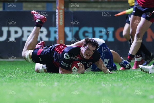 250925 - Bridgend Ravens RFC v Aberavon RFC, Super Rygbi Cymru - Lewis Marsh of Aberavon powers over to score try