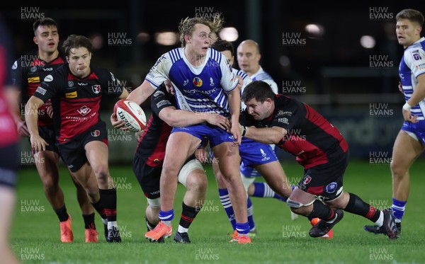250925 - Bridgend Ravens RFC v Aberavon RFC, Super Rygbi Cymru - Ben Burnell of Bridgend looks to pass