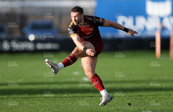 081125 - Bridgend Ravens v RGC - Super Rygbi Cymru - Billy McBryde of RGC kicks the conversion