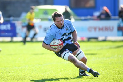 050425 - Bridgend v Cardiff RFC - Super Rygbi Cymru (SRC) - Aled Ward of Cardiff bursts through the Bridgend Ravens defence to score a try