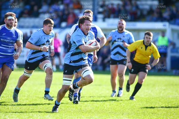 050425 - Bridgend v Cardiff RFC - Super Rygbi Cymru (SRC) - Aled Ward of Cardiff bursts through the Bridgend Ravens defence to score a try