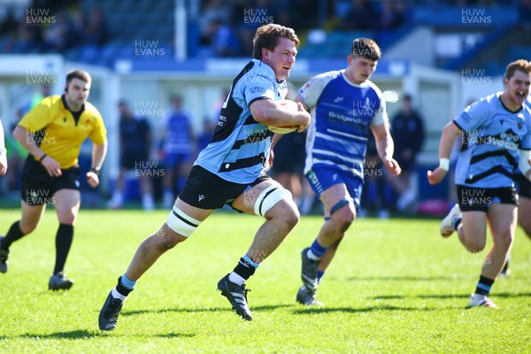 050425 - Bridgend v Cardiff RFC - Super Rygbi Cymru (SRC) - Aled Ward of Cardiff bursts through the Bridgend Ravens defence to score a try