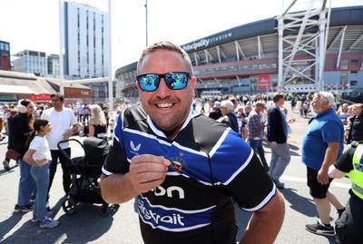 100525 - Bristol Bears v Bath Rugby - Gallagher Premiership - Fans outside the stadium