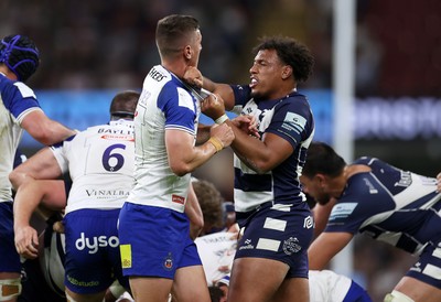 100525 - Bristol Bears v Bath Rugby - Gallagher Premiership - Louis Schreuder of Bath and Gabriel Oghre of Bristol exchange words during the game