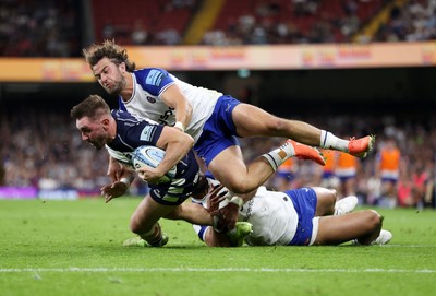 100525 - Bristol Bears v Bath Rugby - Gallagher Premiership - Rich Lane of Bristol is tackled by Tom de Glanville of Bath 