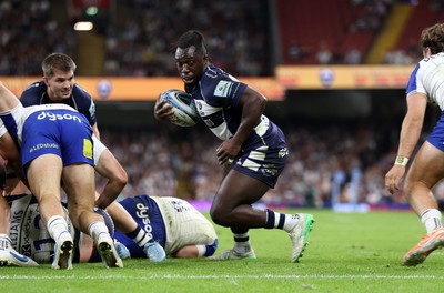 100525 - Bristol Bears v Bath Rugby - Gallagher Premiership - Gabriel Ibitoye of Bristol finds a gap to dive over the line and score a try