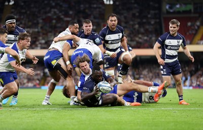 100525 - Bristol Bears v Bath Rugby - Gallagher Premiership - Gabriel Ibitoye of Bristol finds a gap to dive over the line and score a try