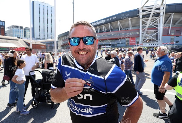 100525 - Bristol Bears v Bath Rugby - Gallagher Premiership - Fans outside the stadium