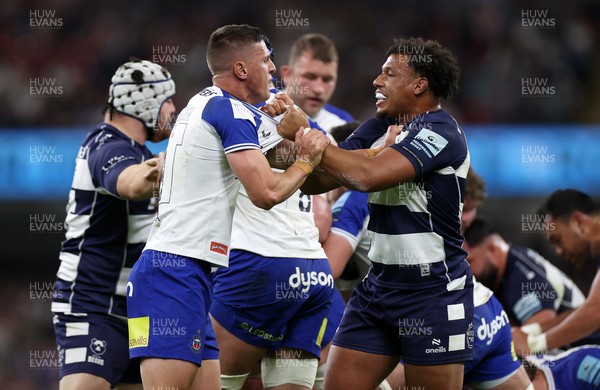 100525 - Bristol Bears v Bath Rugby - Gallagher Premiership - Louis Schreuder of Bath and Gabriel Oghre of Bristol exchange words during the game