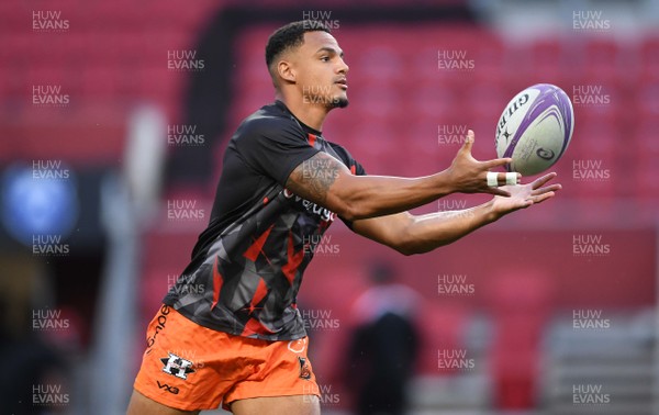 180920 - Bristol Bears v Dragons - European Rugby Challenge Cup - Ashton Hewitt of Dragons during the warm up