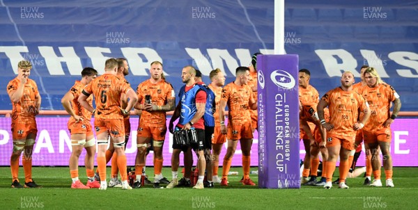180920 - Bristol Bears v Dragons - European Rugby Challenge Cup - Dragons players look dejected