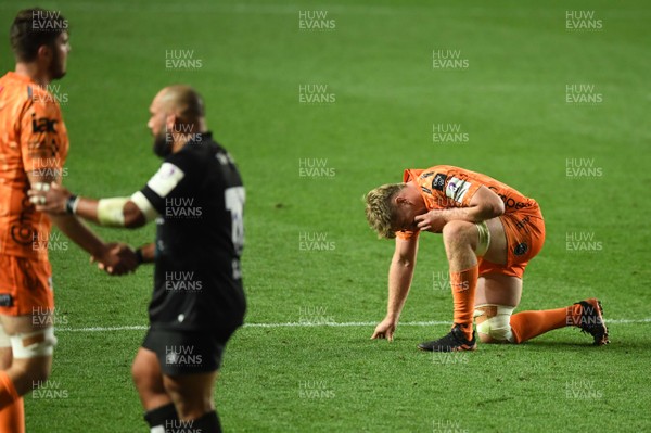 180920 - Bristol Bears v Dragons - European Rugby Challenge Cup - Aaron Wainwright of Dragons looks dejected