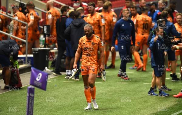 180920 - Bristol Bears v Dragons - European Rugby Challenge Cup - Jamie Roberts of Dragons looks dejected
