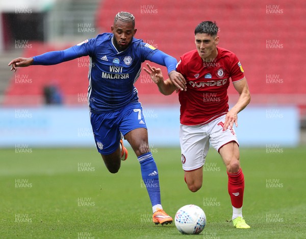040720 - Bristol City v Cardiff City - SkyBet Championship - Callum O'Dowda of Bristol City is challenged by Leandro Bacuna of Cardiff City