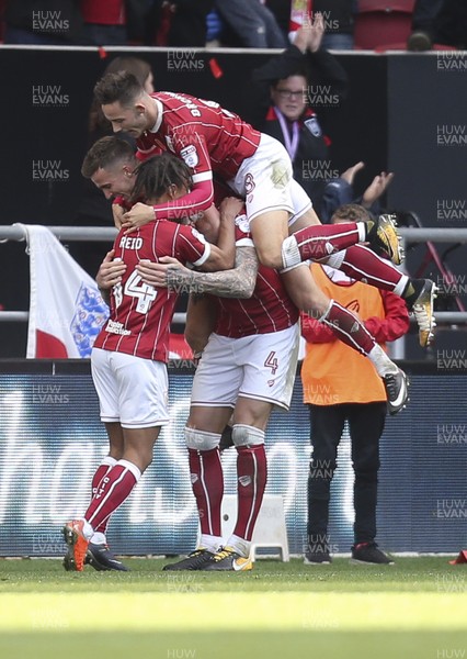 041117 - Bristol City v Cardiff City, Sky Bet Championship - Bristol City celebrate after Aden Flint of Bristol City scores the second goal