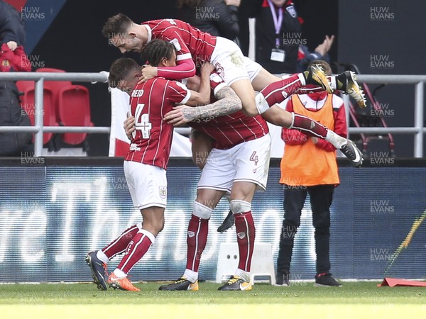 041117 - Bristol City v Cardiff City, Sky Bet Championship - Bristol City celebrate after Aden Flint of Bristol City scores the second goal