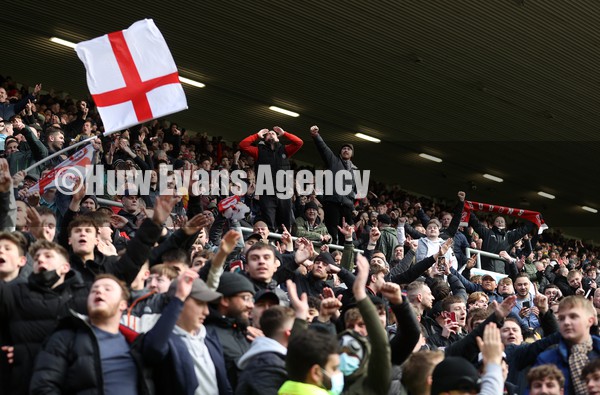 220122 - Bristol City v Cardiff City - SkyBet Championship - Bristol fans celebrates towards to Cardiff supporters